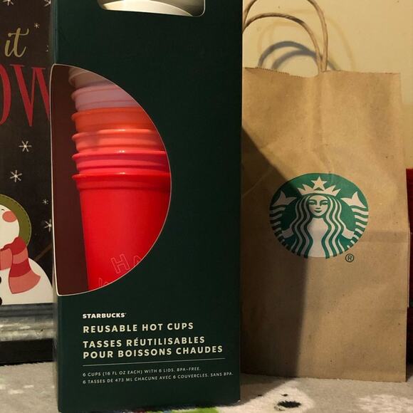 Starbucks Limited Edition 2019 Holiday Reuseable Hot Cup Gift Set 6 | 16 oz cups - Picture 2 of 5